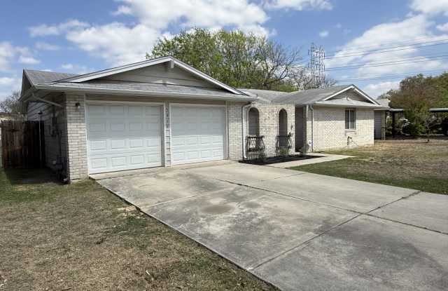 5015 David Scott Dr photos photos