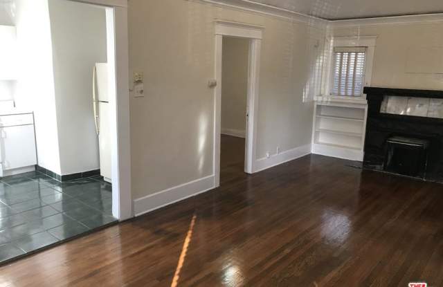 6615 North FOUNTAIN Avenue Gallery 3