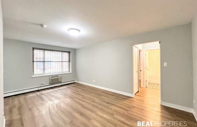 528 W Oakdale photos photos