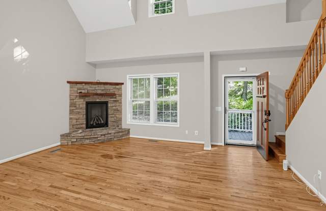 Charming 3BR Mountain Home in Fleetwood Gallery 1
