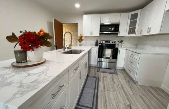 Downstairs 1 Bedroom Unit in Orange photos photos Downstairs 1 Bedroom Unit in Orange photos photos