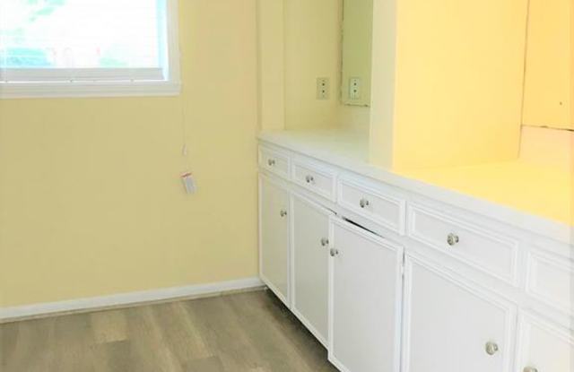 13805 Imperial Court Gallery 4
