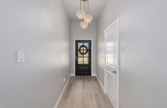 4104 Mockingbird Lane Gallery 2