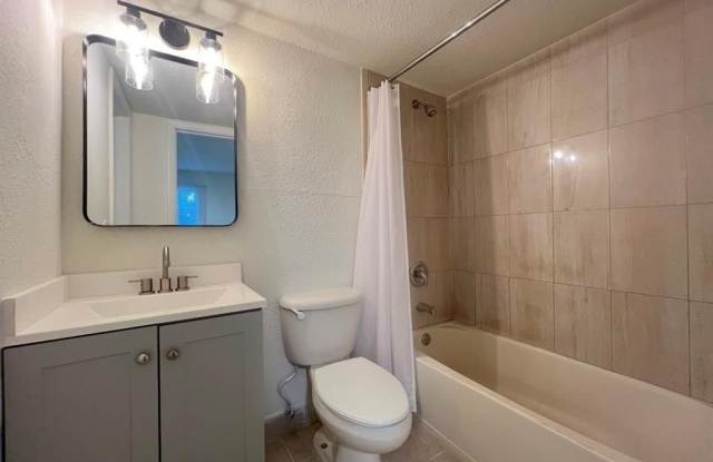 6502 SW 41st St - 6502 Southwest 41st Street, Davie, FL 33314