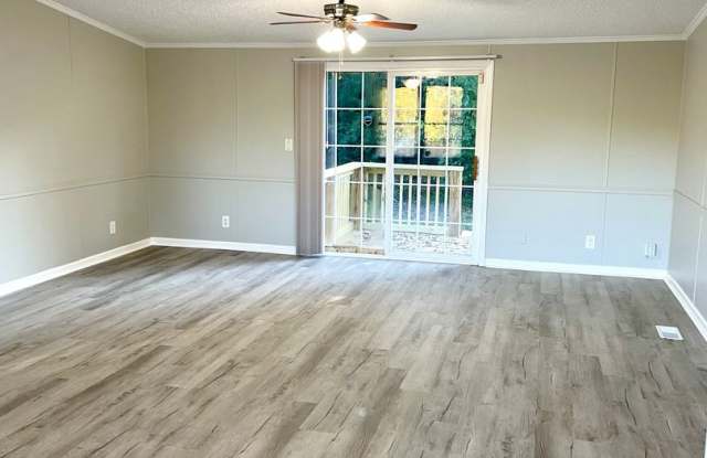 408 Haywood Ave in South Knoxville Gallery 3