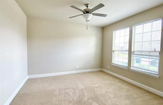 4405 Lone Elm Street Gallery 4