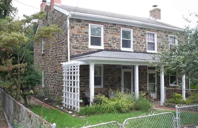 719 Bay St. Gallery 2
