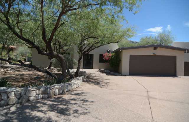Well Maintained 3 Bedroom 2 Bath Home! Located in a Desirable North Tucson Location! Short Term Rental photos photos