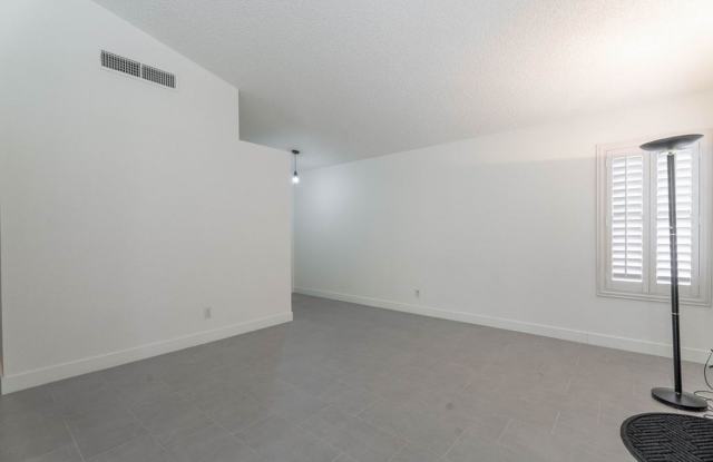 7045 Sawtooth Drive, Las Vegas, NV 89119 Gallery 4