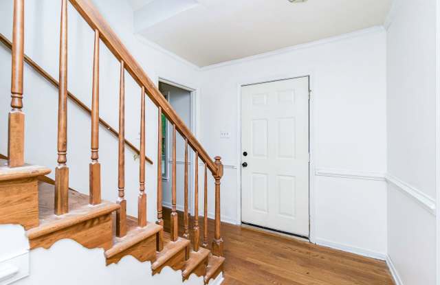 Updated 5BR/3.5BA on 3/4-Acre Cul-de-Sac Lot — 3 Finished Floors, Deck & Huge Yard — Chester — $2895.00 Gallery 3