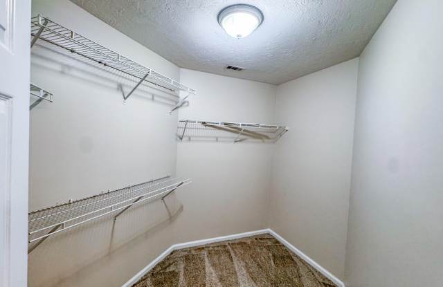 2928 Arrowwood Circle Gallery 4