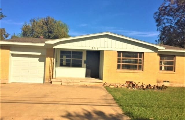 3211 Gus Thomasson Road - 3211 Gus Thomasson Road, Dallas, TX 75228