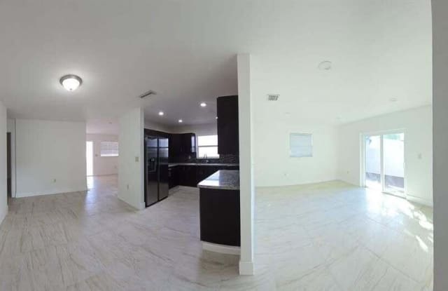 2728 SW 5th Street photos photos