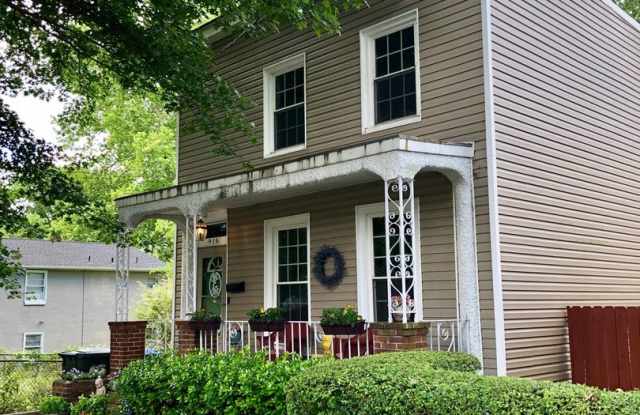 Stunning, Renovated 3 Bedroom Home in Church Hill Available NOW! - 916 Chimborazo Boulevard, Richmond, VA 23223