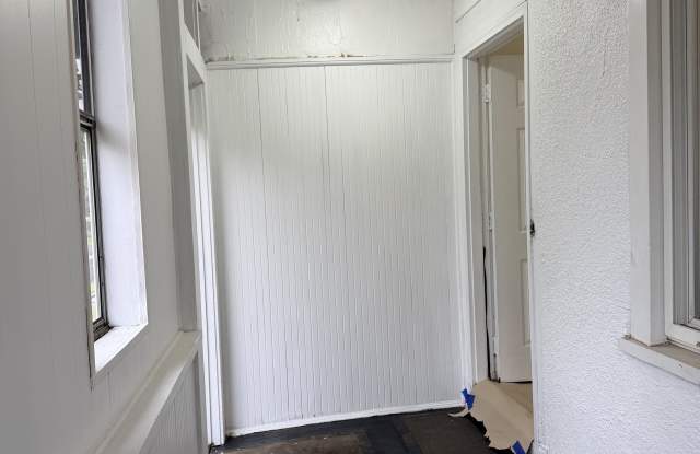 70 Burnham Street Gallery 2