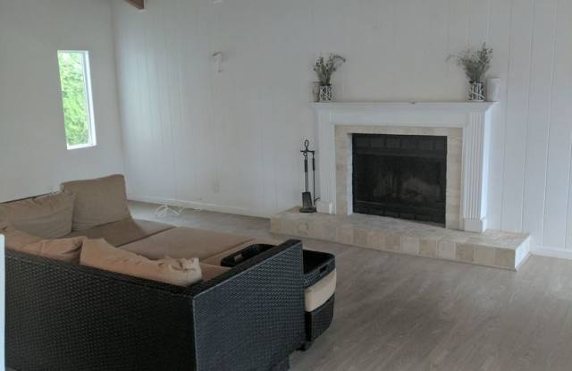 30748 Saddleback Road Gallery 2