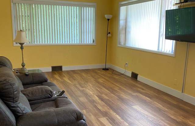 1/1 recently refurbished apartment photos photos