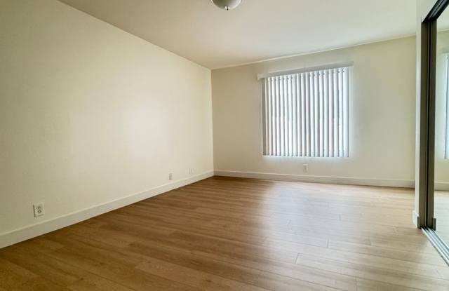 2121 Beloit Ave # 306 photos photos