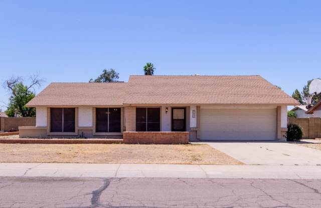 Comfortable 3-Bed, 2-Bath Home in Glendale! **$500 OFF 1st Month's Rent** photos photos
