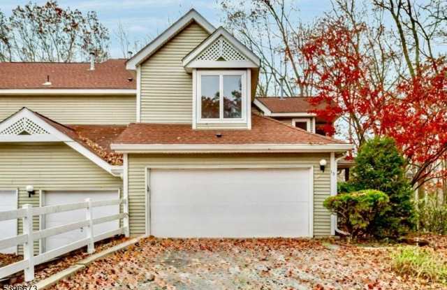 15 Stone House Ct - 15 Stonehouse Court, Morris County, NJ 07438