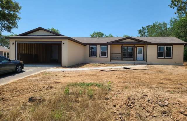 3 Bedroom Single Family Home in Seguin on 1 acre lot photos photos