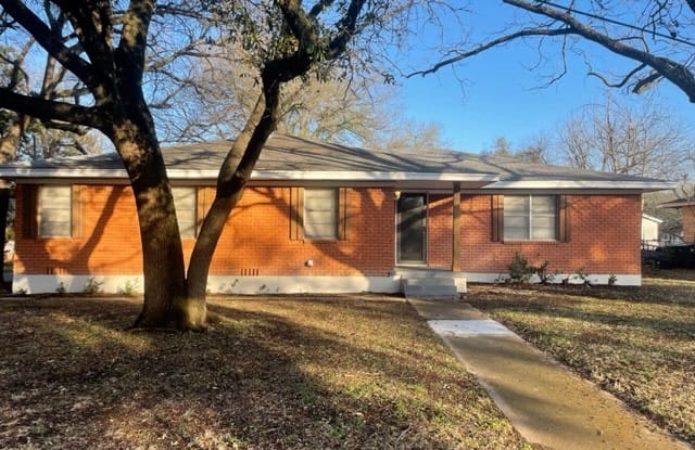 2209 Stewart Dr - 2209 Stewart Drive, Waco, TX 76708
