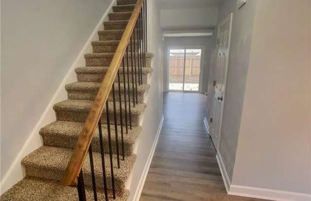 3261 Yellow Pine Crescent Gallery 2