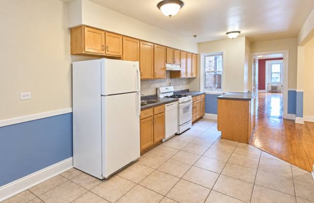 4646 West Addison Gallery 2