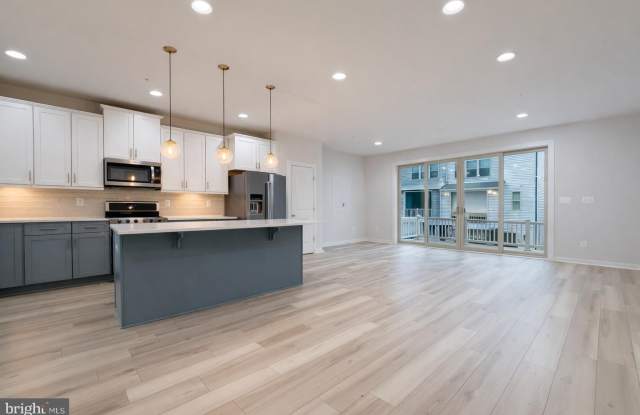 8642 SATINWOOD Drive - 8642 Satinwood Drive, Urbana, MD 21704