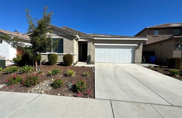 Beautiful 3 Bedroom, 2 Bath Home With SOLAR / Best Property Management photos photos
