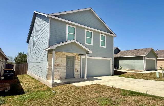 Stunning 4- bedroom, 2.5 bathroom home in Converse! Gallery 3