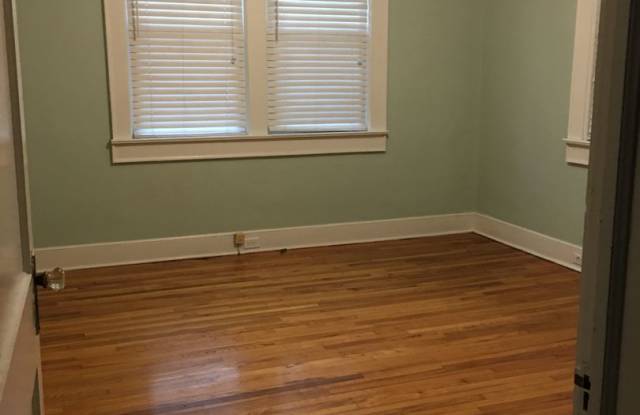 4 Bedrooms and 3 Full Baths House plus garage apartment Gallery 3