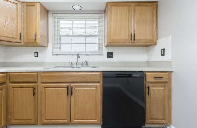 7402 6 Mile Lane - 9 Gallery 2