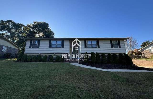 811 Woodridge Road photos photos