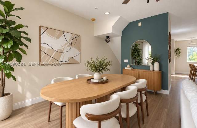 2913 S Greenleaf Cir Gallery 3