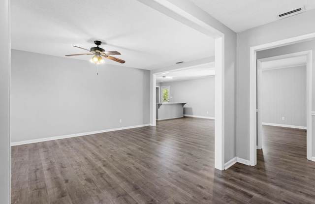 Spacious Brick Home with Modern Upgrades & Huge Fenced Yard in Valdosta! Gallery 4