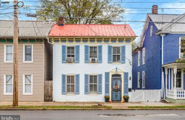 222 S RALEIGH Street - 222 South Raleigh Street, Martinsburg, WV 25401 222 S RALEIGH Street - 222 South Raleigh Street, Martinsburg, WV 25401