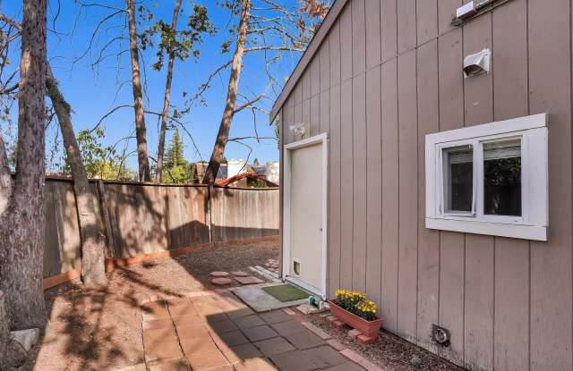 1338 Homestead Avenue Gallery 2
