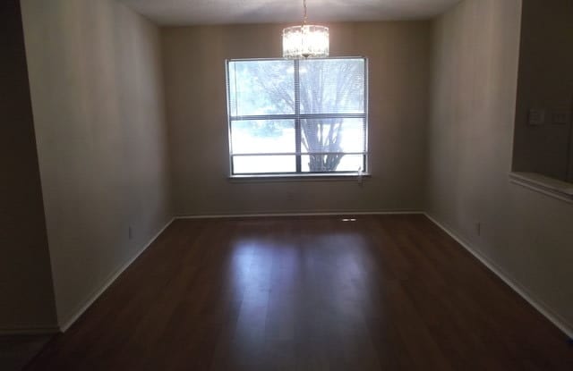 8019 Grand Bend Gallery 4