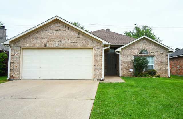 Beautiful 3 Bedroom, 2 Bath Home in Flint! - 6930 Ranch Hill Drive, Smith County, TX 75762
