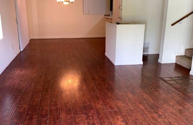 4443 Mammoth Ave. Gallery 4