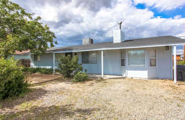 Three Bedroom Prescott Valley Home Gallery 1