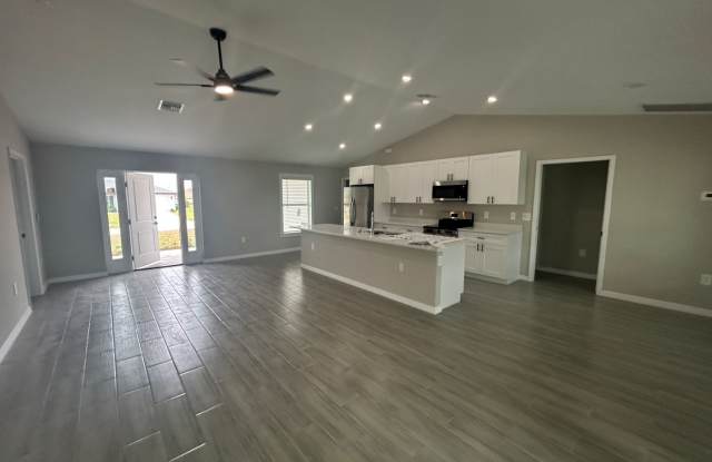 Brand New Construction 4/3 Gallery 4
