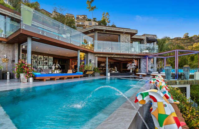 8356 Sunset View Dr - 8356 Sunset View Drive, Los Angeles, CA 90069