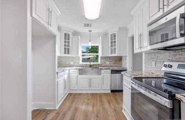 Beautifully Updated 4B/2B Home in Sulphur Gallery 4