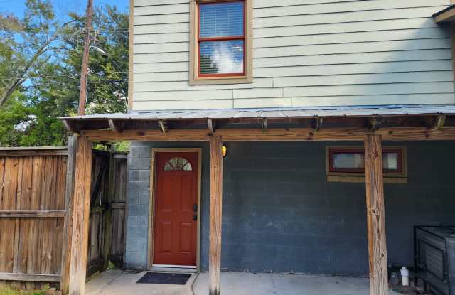 Charming Eastside Carriage House with Modern Updates Gallery 1