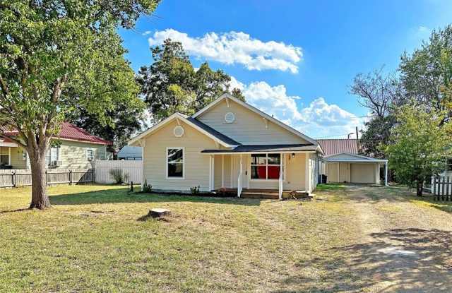 213 W Market Street - 213 West Market Street, Mabank, TX 75147