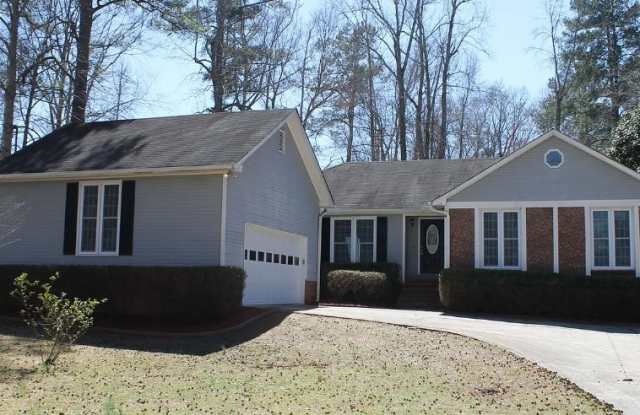 1546 Oakview Drive Gallery 2