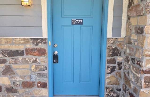 3 Bed 2.5 Bath Town Home in Vineyard for Rent Gallery 3