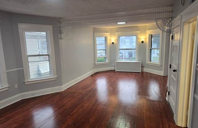 Charming 3BR Duplex in Schenectady photos photos